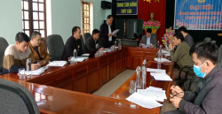 Đồng chí Trần Xuân Học – Phó Giám đốc Sở Nông nghiệp và PTNT làm việc với Trung tâm giống thủy sản
